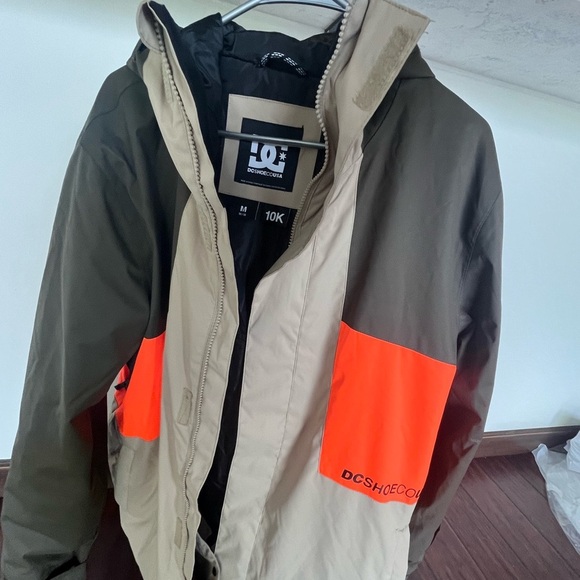 DC Defy Snowboard Jacket 2023 - Picture 1 of 7